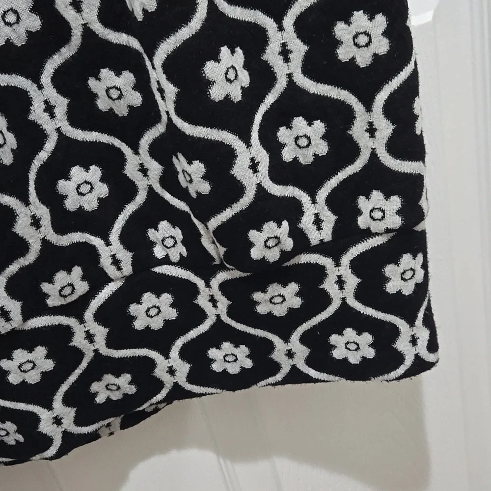 Vertigo Paris black and white sleeveless dress  size M